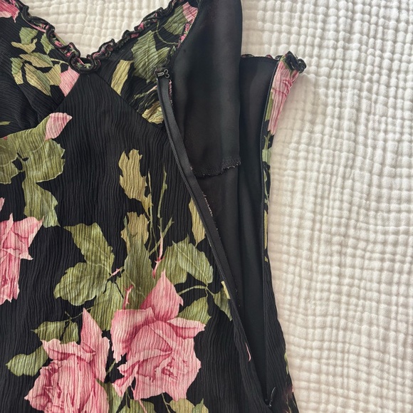 Betsy Johnson Vintage 100% silk rose printed slip dress siz 8 asymmetrical hem - Picture 7 of 10